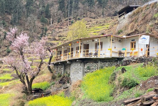 Mud Stays Hostel