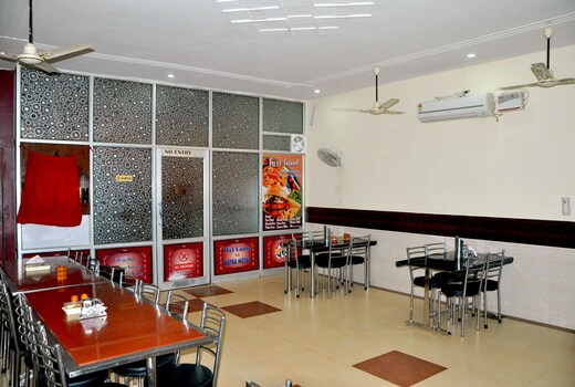 Hotel Batra