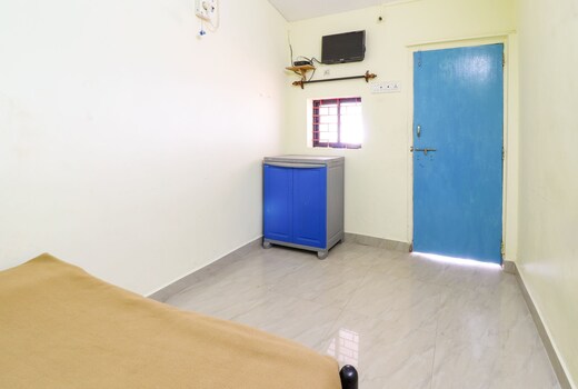 Dee Joys Beach Place | Rooms & Caretaker