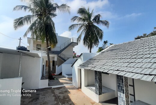 PR Cottage and Rooms