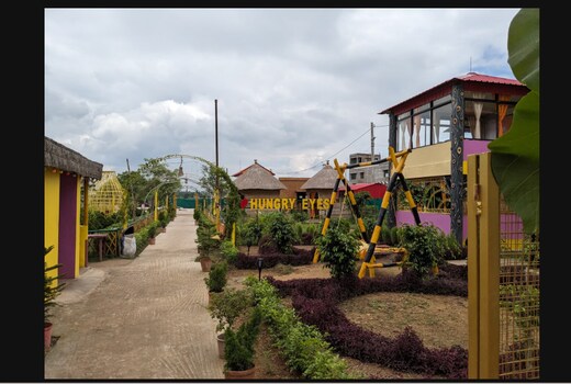 Hungry Eyes & Garden Villa