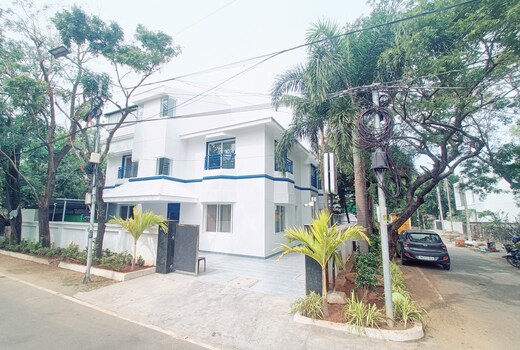 Bay Breeze Suites
