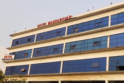 Hotel Mansarovar.