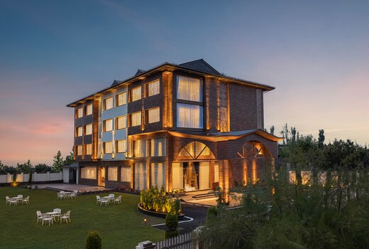 WelcomHeritage Grand Srinagar