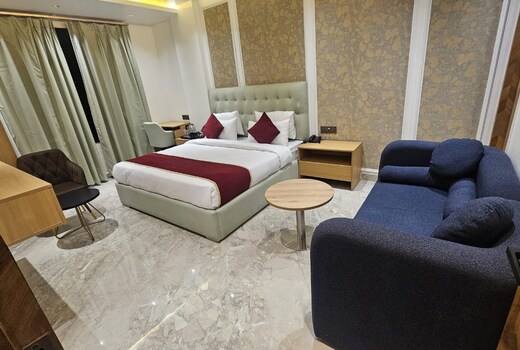 HOTEL SAROMA PORTICO