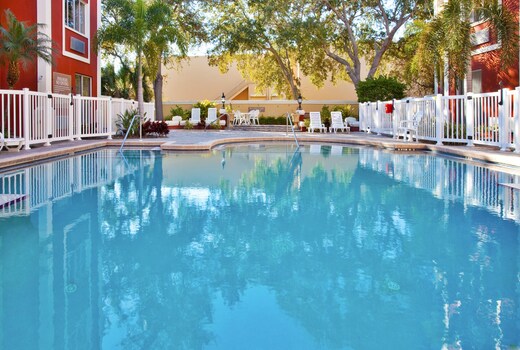 Holiday Inn Express Hotel & Suites Bradenton West