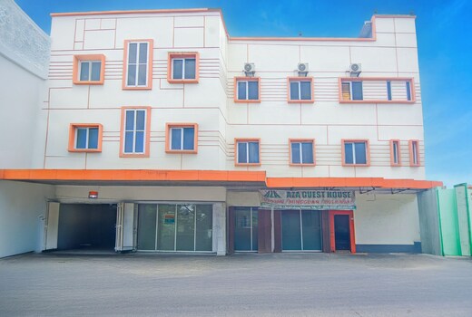 Hotel O near Mall Panakkukang formerly Aza Guesthouse