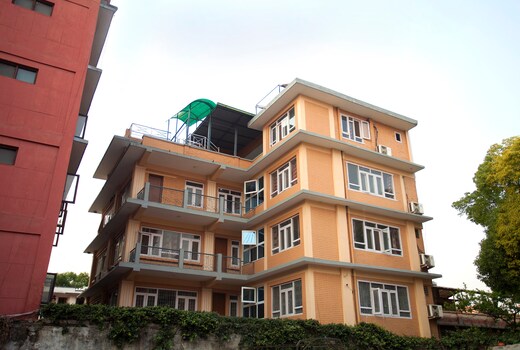 OYO 374 Hotel Holiday Taj (p) Ltd