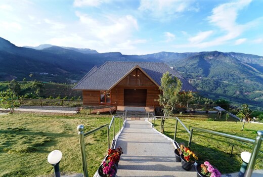 Vrindhavan Farm Suites