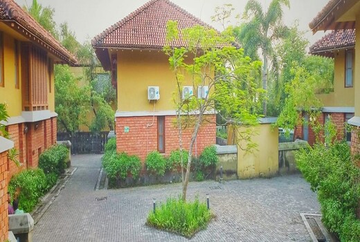 Luxury Aqua Villa at Raichak Raj Villa H5B3