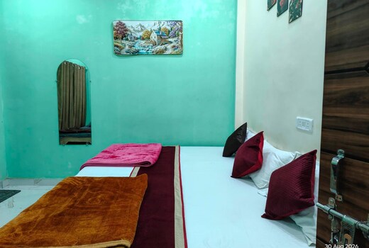 Hotel Paarvi Palace - Best hotel near Ram Mandir Ayodhya