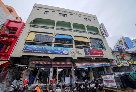 SPOT ON Shraddha Hotel