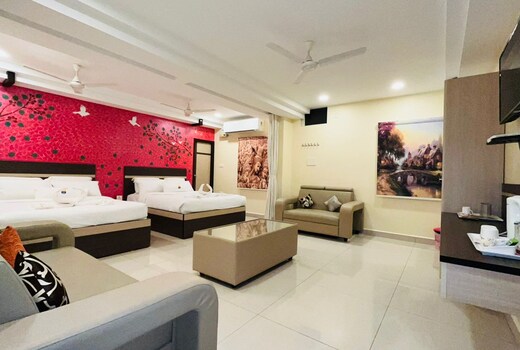 HOTEL BHAKTHA NIVAS