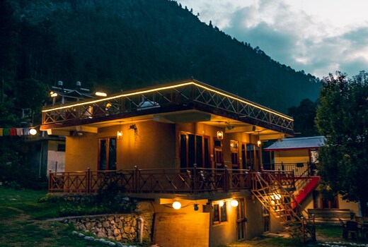 Nature`s Paradise Tirthan - The Pahadi .