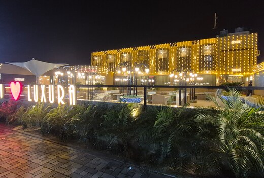 HOTEL LUXURA