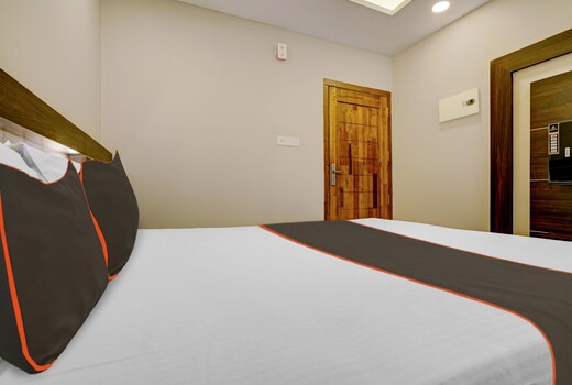 Collection O Ayesha Homes