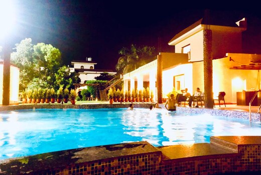 Aasmaa Farms | Restaurant & Pool