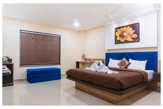 RAJESHWARI GUEST HOUSE