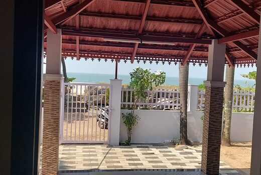 Happy Sea Beach Villa and Hostel