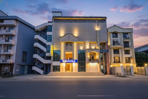 FabHotel Crescent