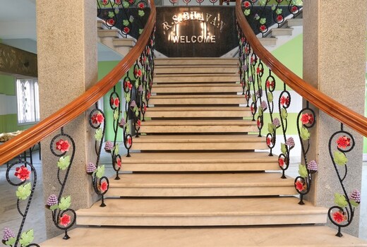 R S Bhavan & Tourist Lodge