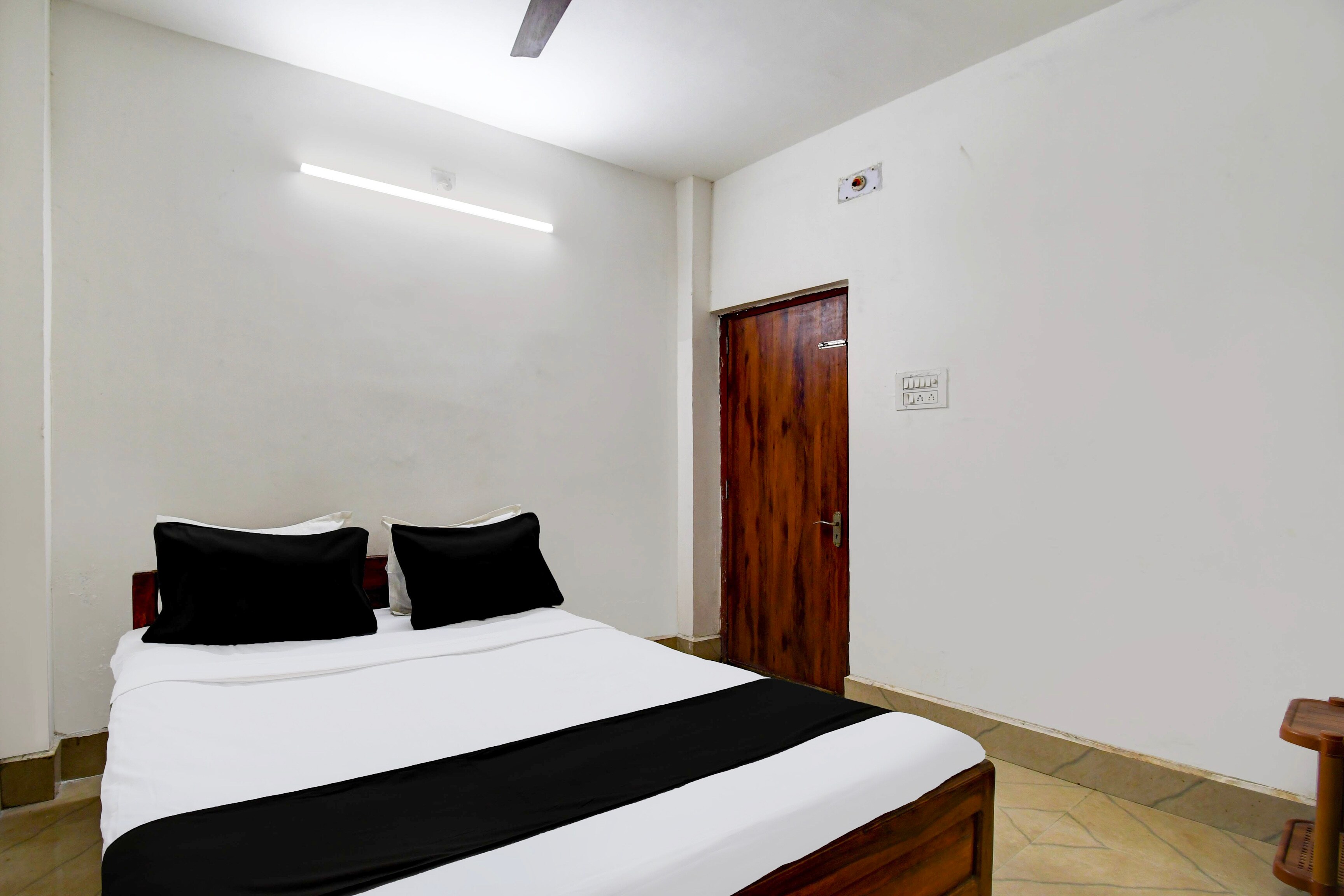 SPOT ON HOTEL MEERA