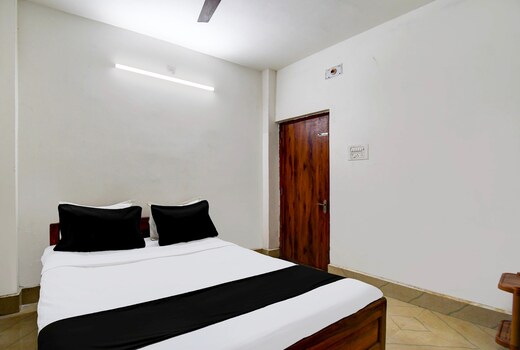SPOT ON HOTEL MEERA