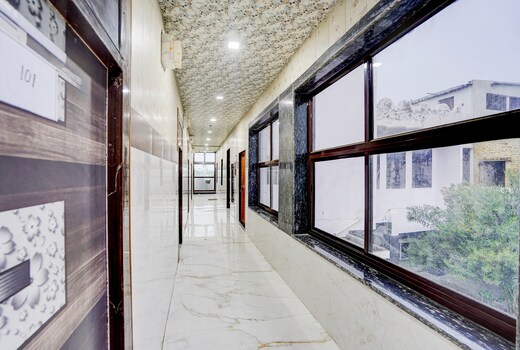 SPOT ON Geeta Vatika Guest House Mathura Junction
