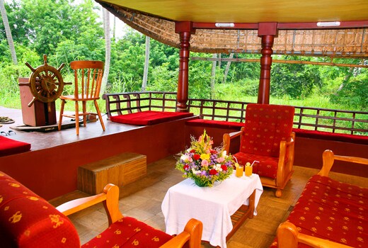 Swathithirunal Houseboat