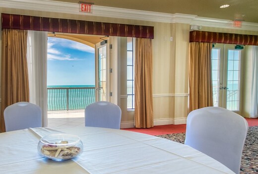 Holiday Inn Hotel & Suites Clearwater Beach