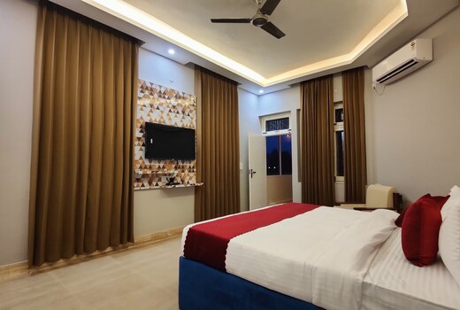 Hotel Raj Gyan Niwas