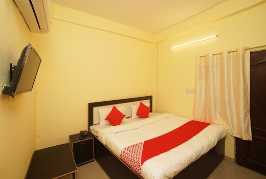 Hotel O Paras Guest House & Restaurant
