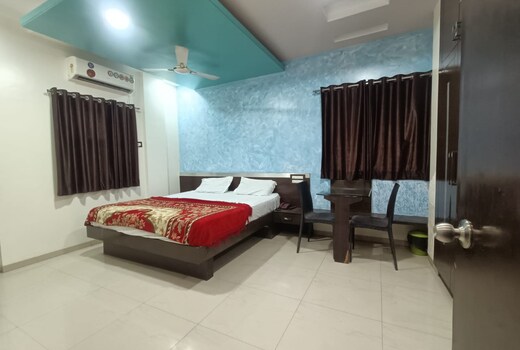 Hotel Mrunal Palace