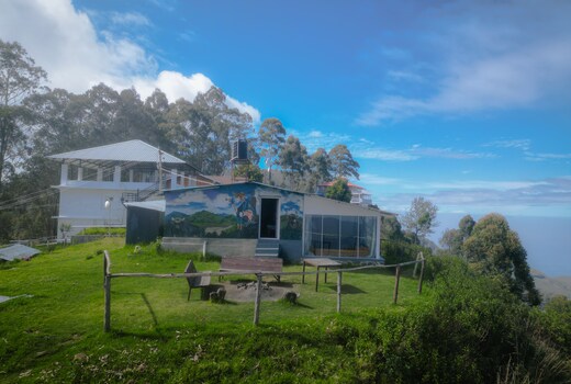 Adventure hike Glasshouse