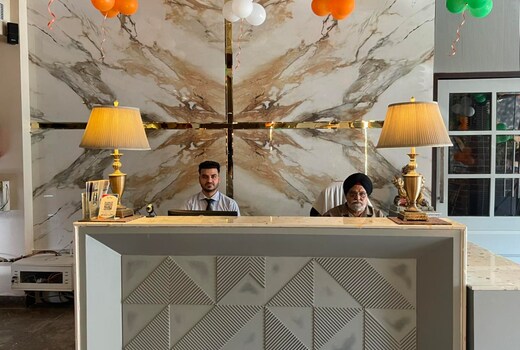 GREEN HOTEL BAR & RESTAURANT