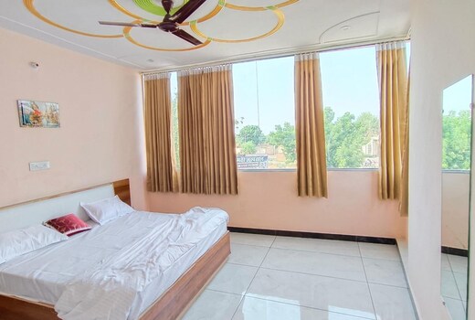 Shivam Hotel & Restaurant