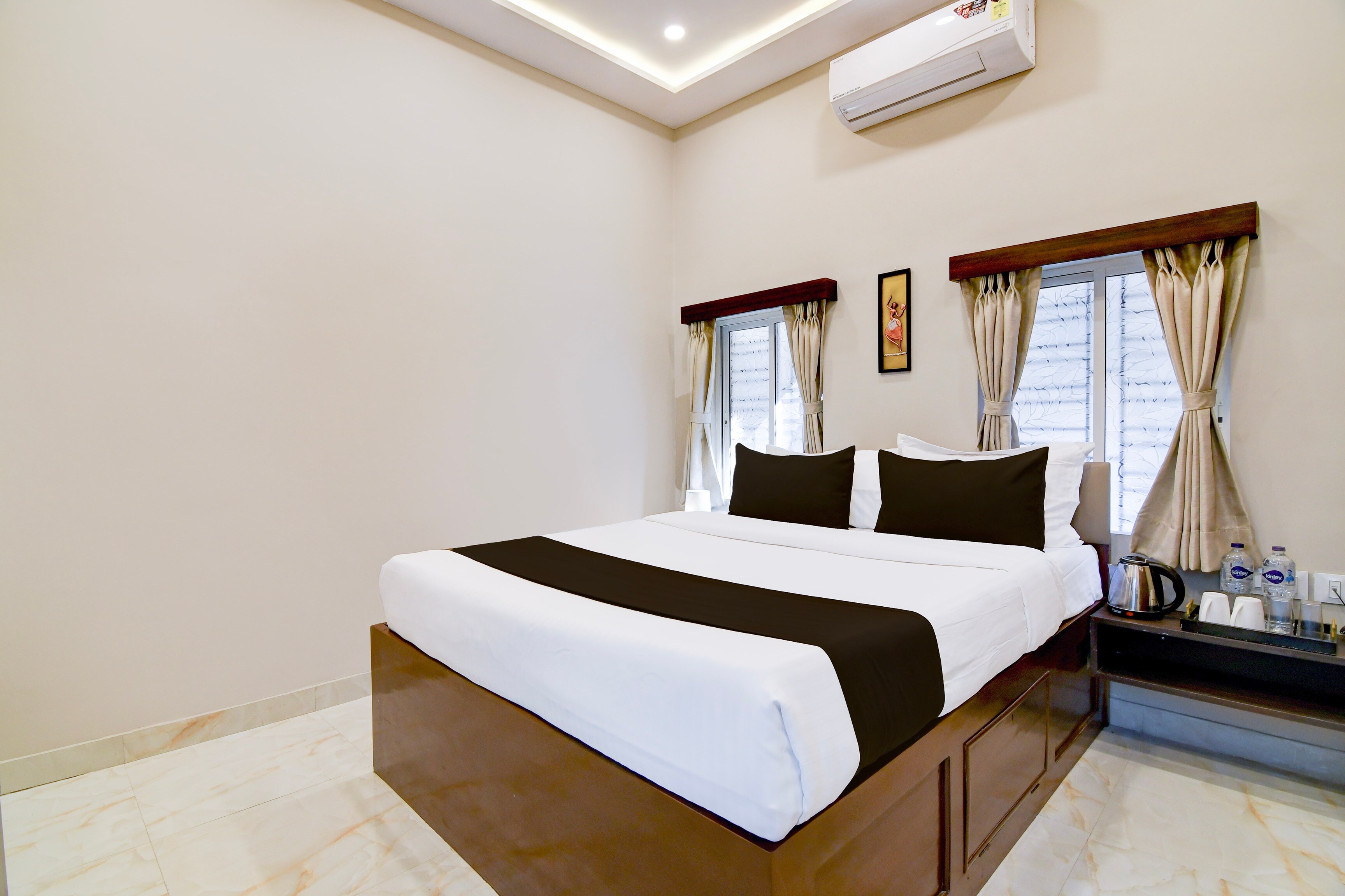 Hotel O Rose Inn