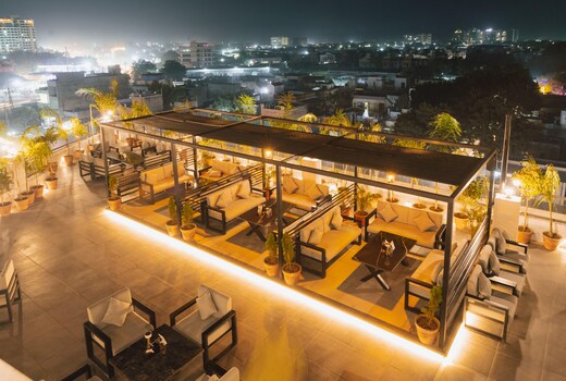 D HORIZON HOTEL & RESTAURANT