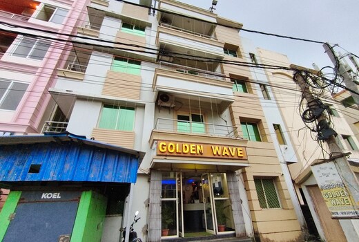 Hotel Golden Wave,50mtrs from Sea Beach