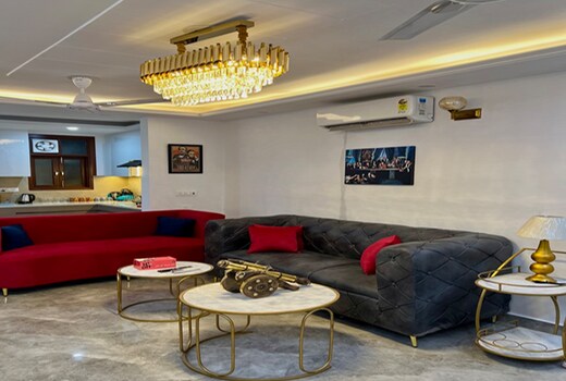 Continental 3BHK w King Beds Patio Mafia theme