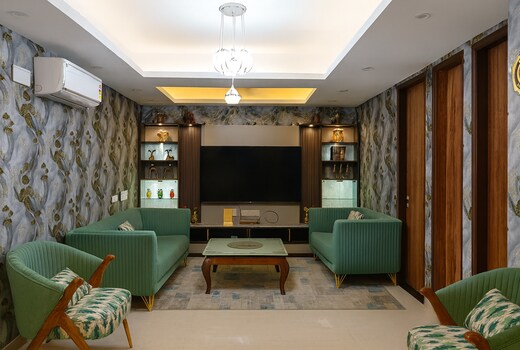 Reet's Hill Queen Apartment