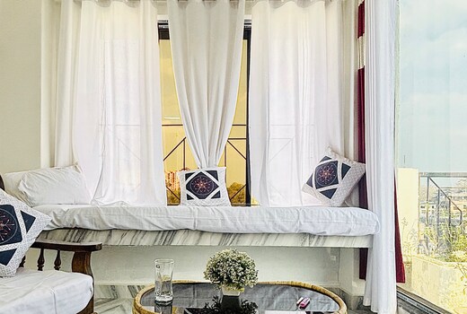 Modern Studio Apartment w AC, SmartTv & Private Rooftop