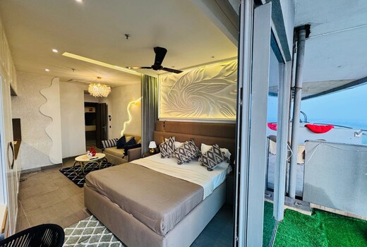Luxury Studio Apartment with Stunning views