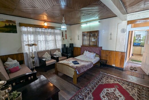 Yellow Moon Homestay Darjeeling