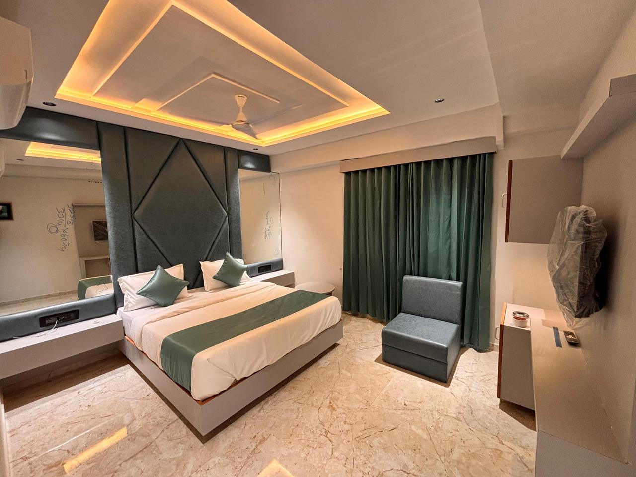 Hotel Palladium Lake