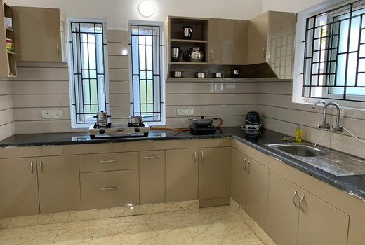 NEW Three Bedrooms with Free Parking