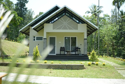 Cloudwood resort premium cottage