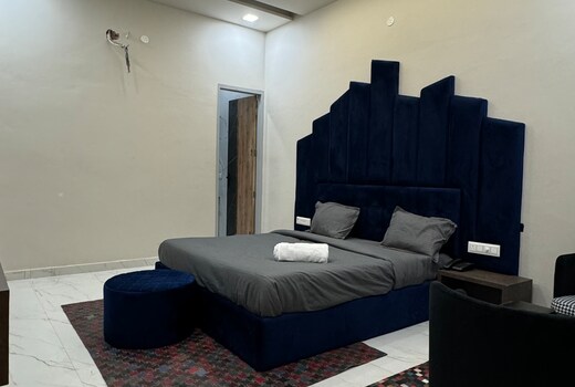 Saluja Residency