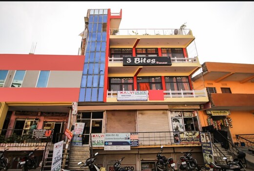 HOTEL KAVYA