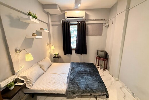 Elite Suite 3 - Premium 2BHK - Lokhandwala Andheri